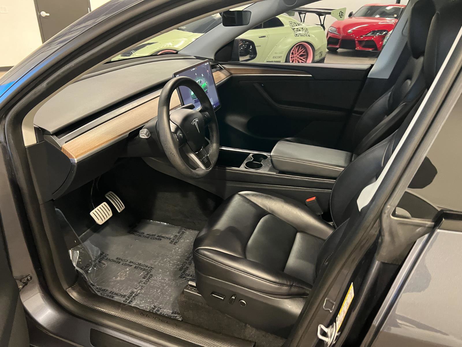 Used 2023 Tesla Model Y Performance image 10