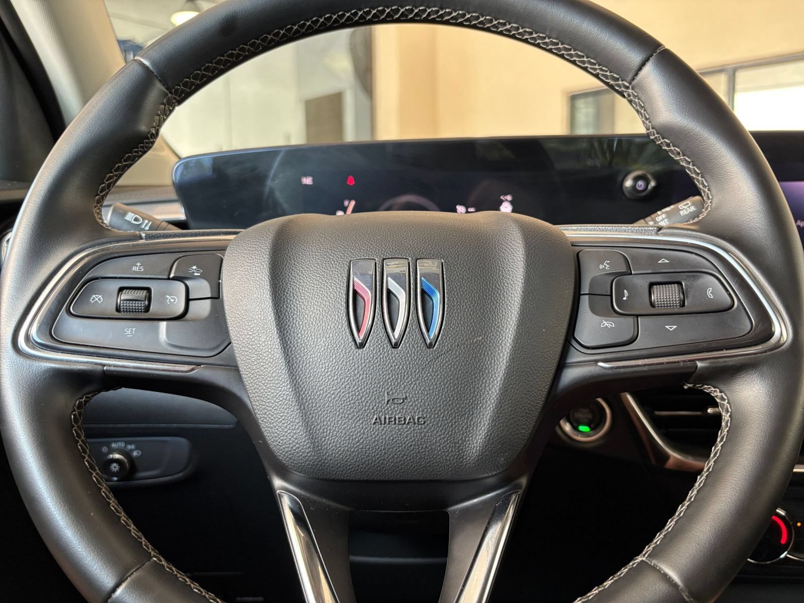 Used 2025 Buick Encore GX Preferred FWD image 28