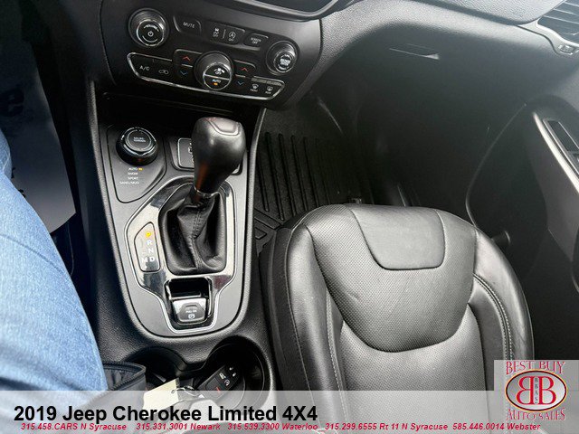 Used 2019 Jeep Cherokee Limited image 18