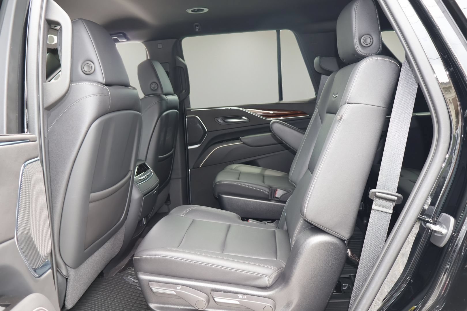 Certified 2022 Cadillac Escalade Luxury RWD image 13