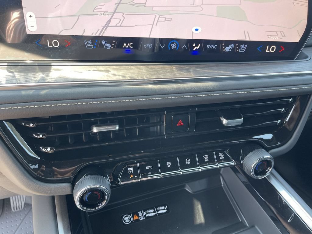 New 2026 Chevrolet Suburban Premier w/ Sun And Tow Package AWD/4WD image 19