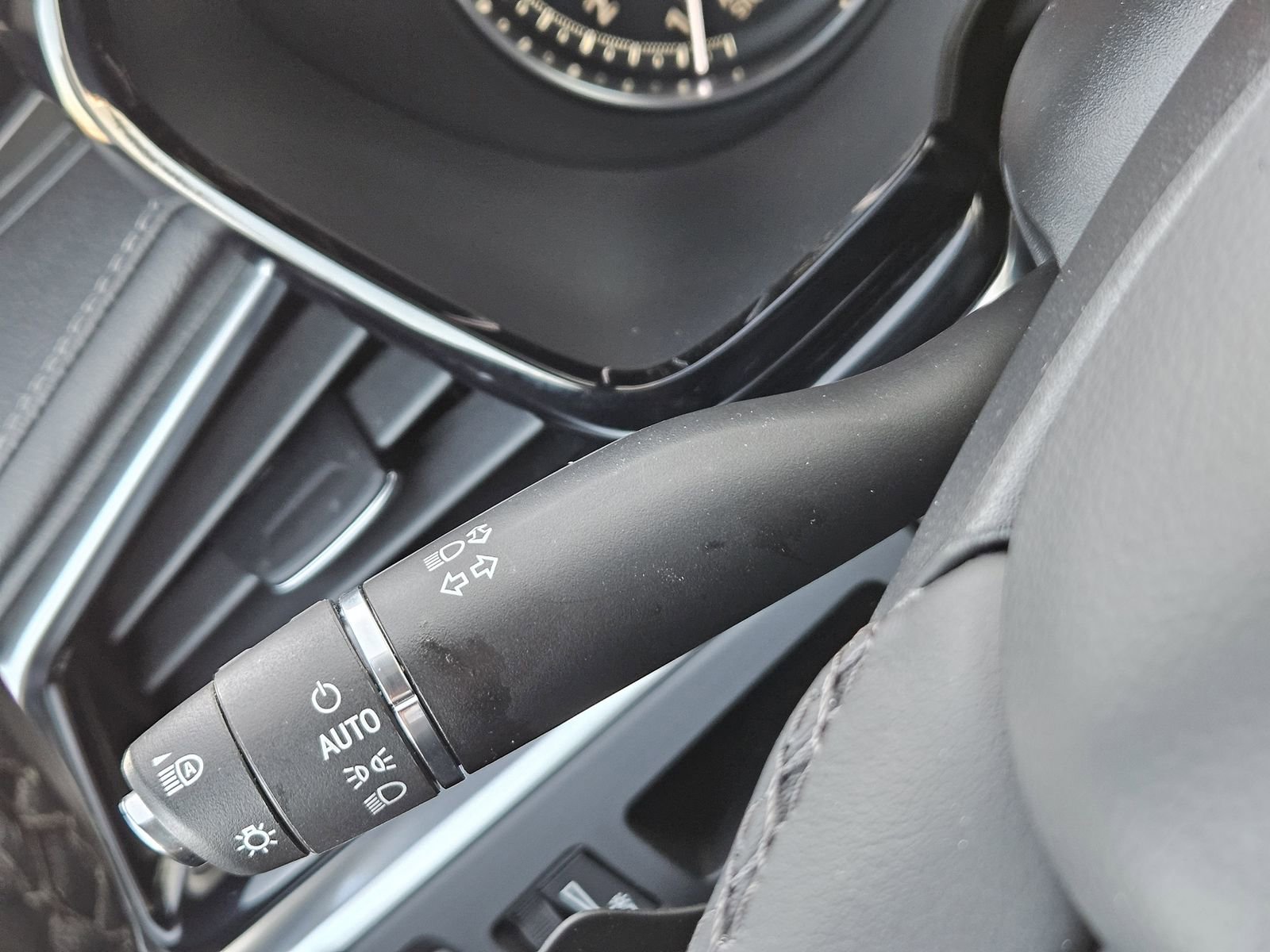 Certified 2025 Cadillac XT6 Premium Luxury image 26