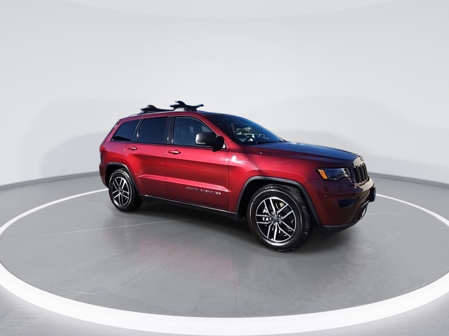 Certified 2019 Jeep Grand Cherokee Trailhawk w/ Trailhawk Luxury Group AWD/4WD image 2
