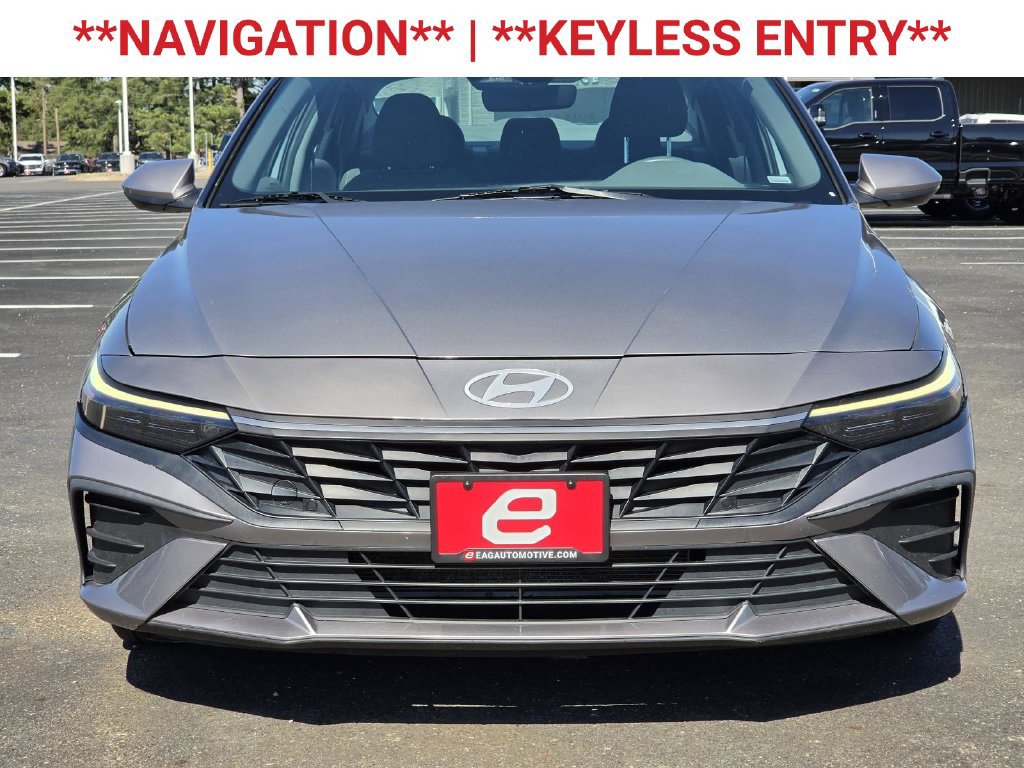 Used 2024 Hyundai Elantra SEL FWD image 2