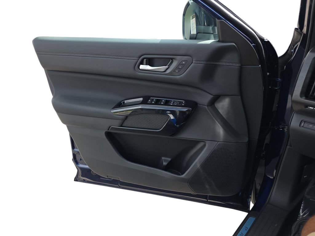 New 2026 Nissan Pathfinder Platinum FWD image 26