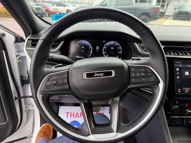 Used 2022 Jeep Grand Cherokee L Laredo image 15