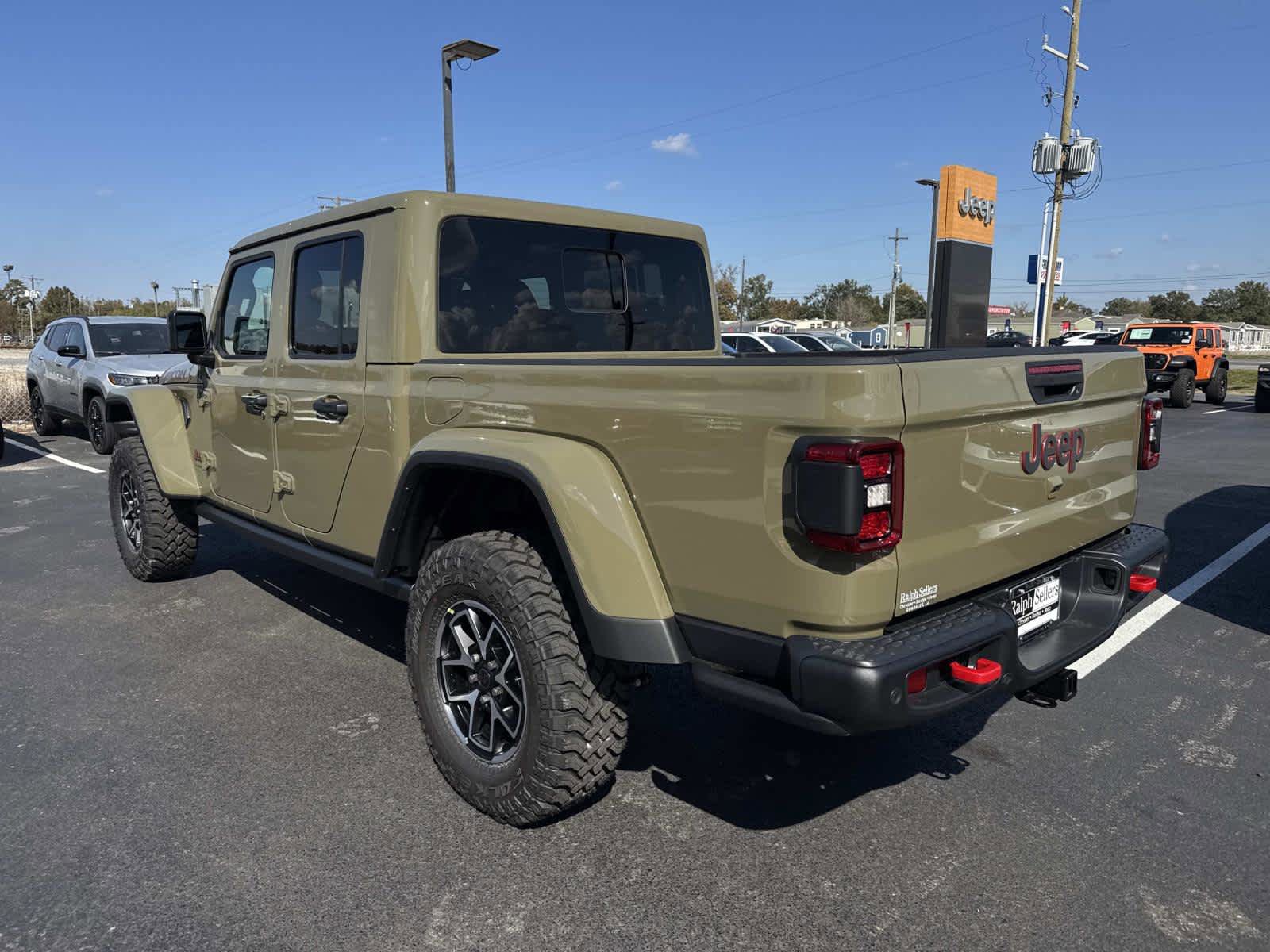 New 2025 Jeep Gladiator Rubicon AWD/4WD image 4