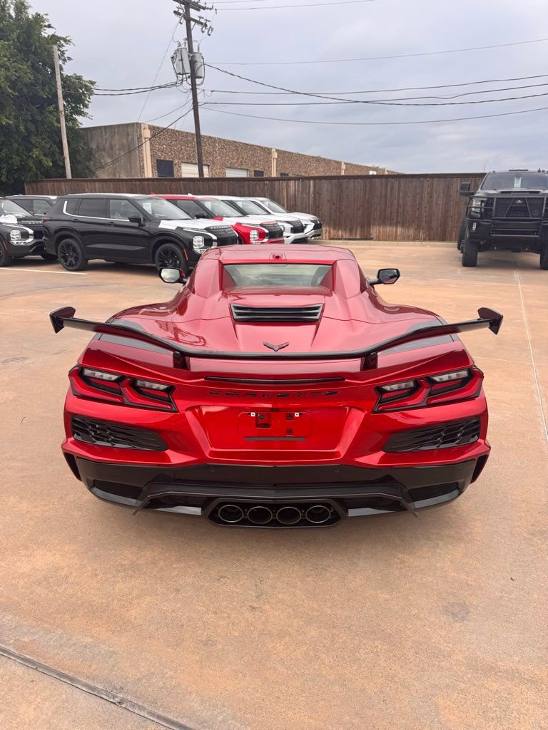 Used 2025 Chevrolet Corvette Z06 RWD image 7