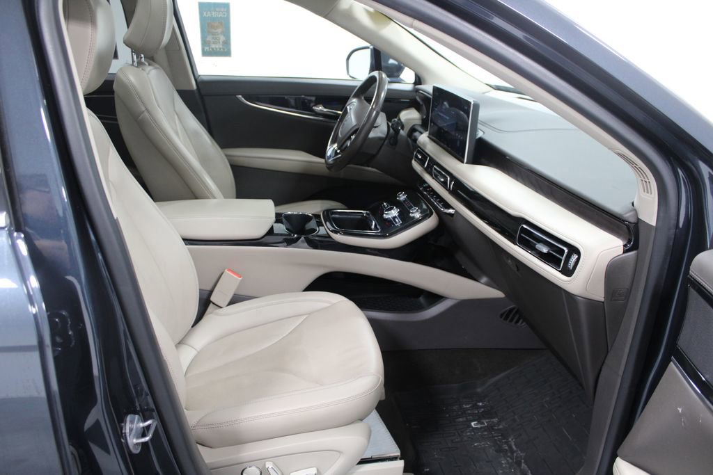 Used 2023 Lincoln Nautilus Reserve image 29