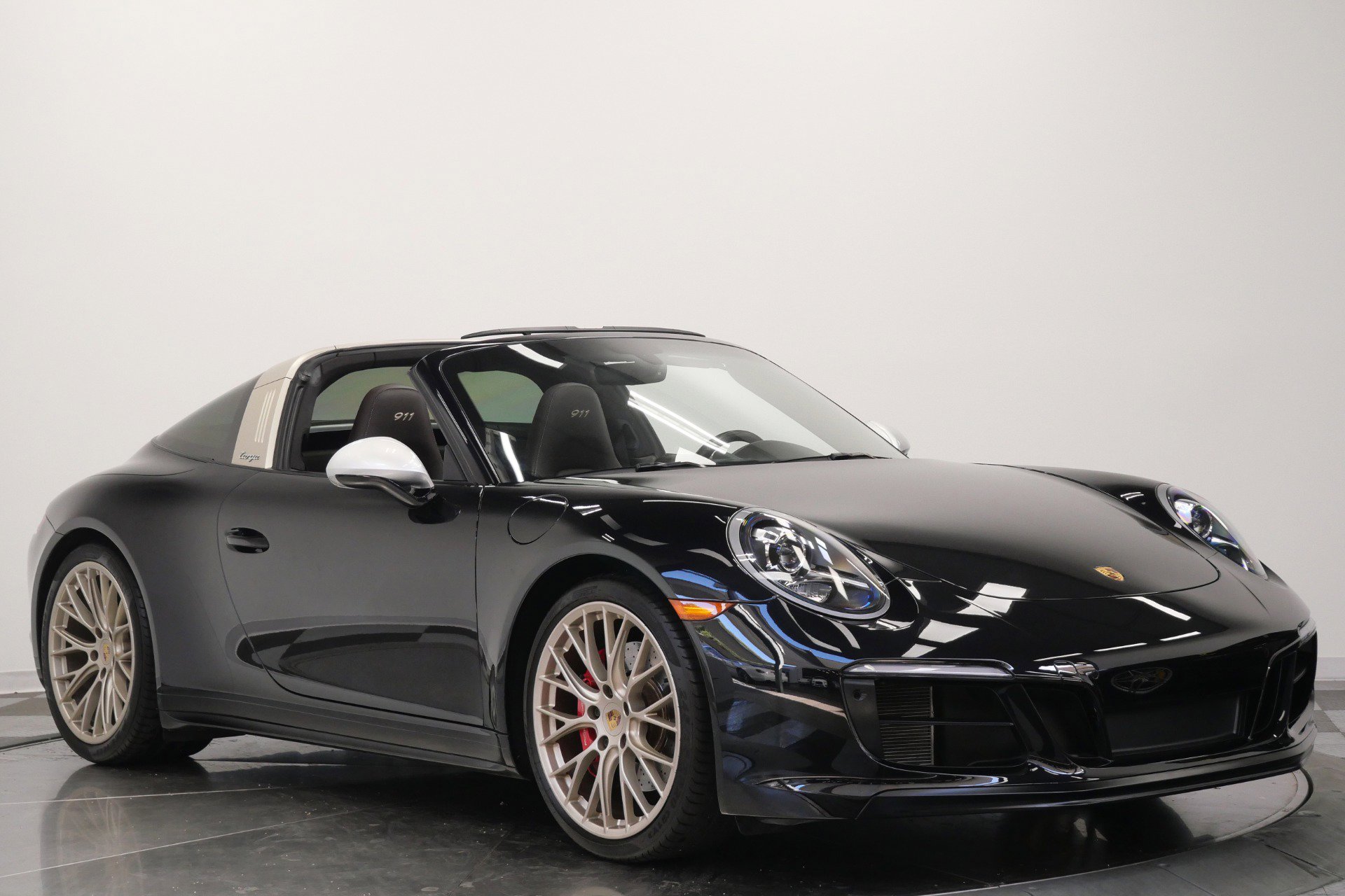 Used 2019 Porsche 911 Targa 4 GTS AWD/4WD image 3