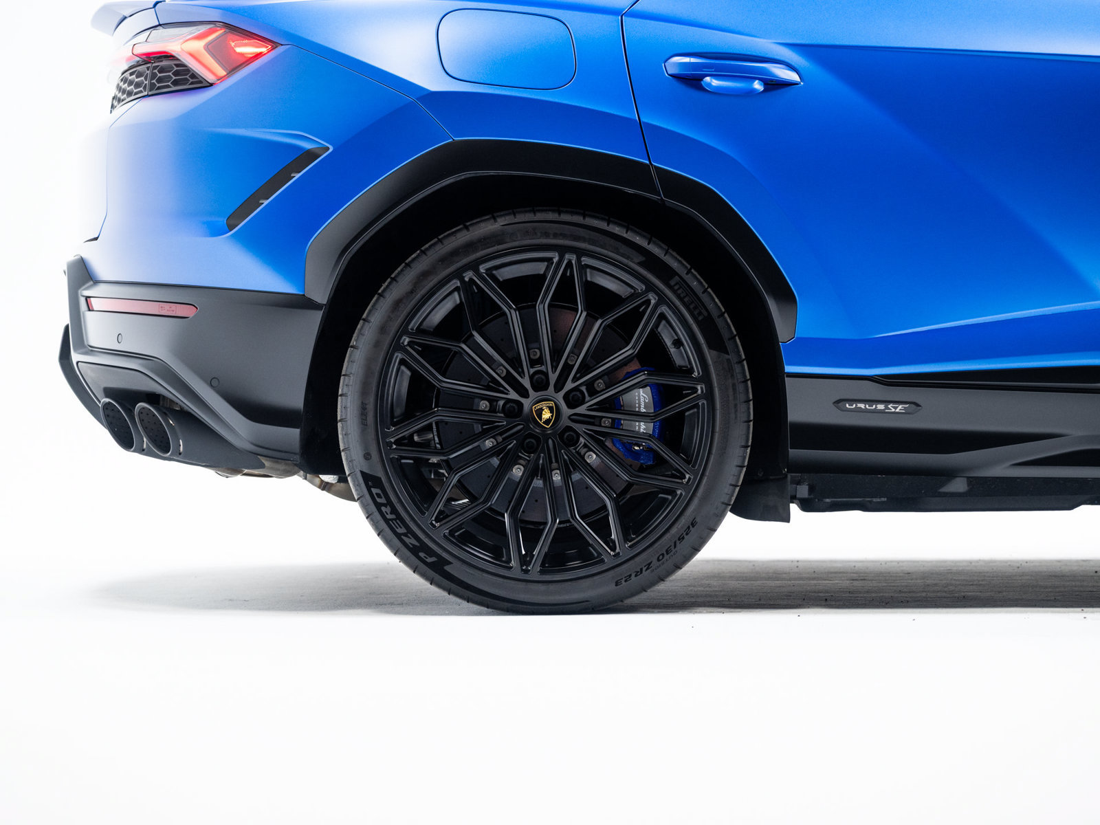 Used 2025 Lamborghini Urus SE AWD/4WD image 11