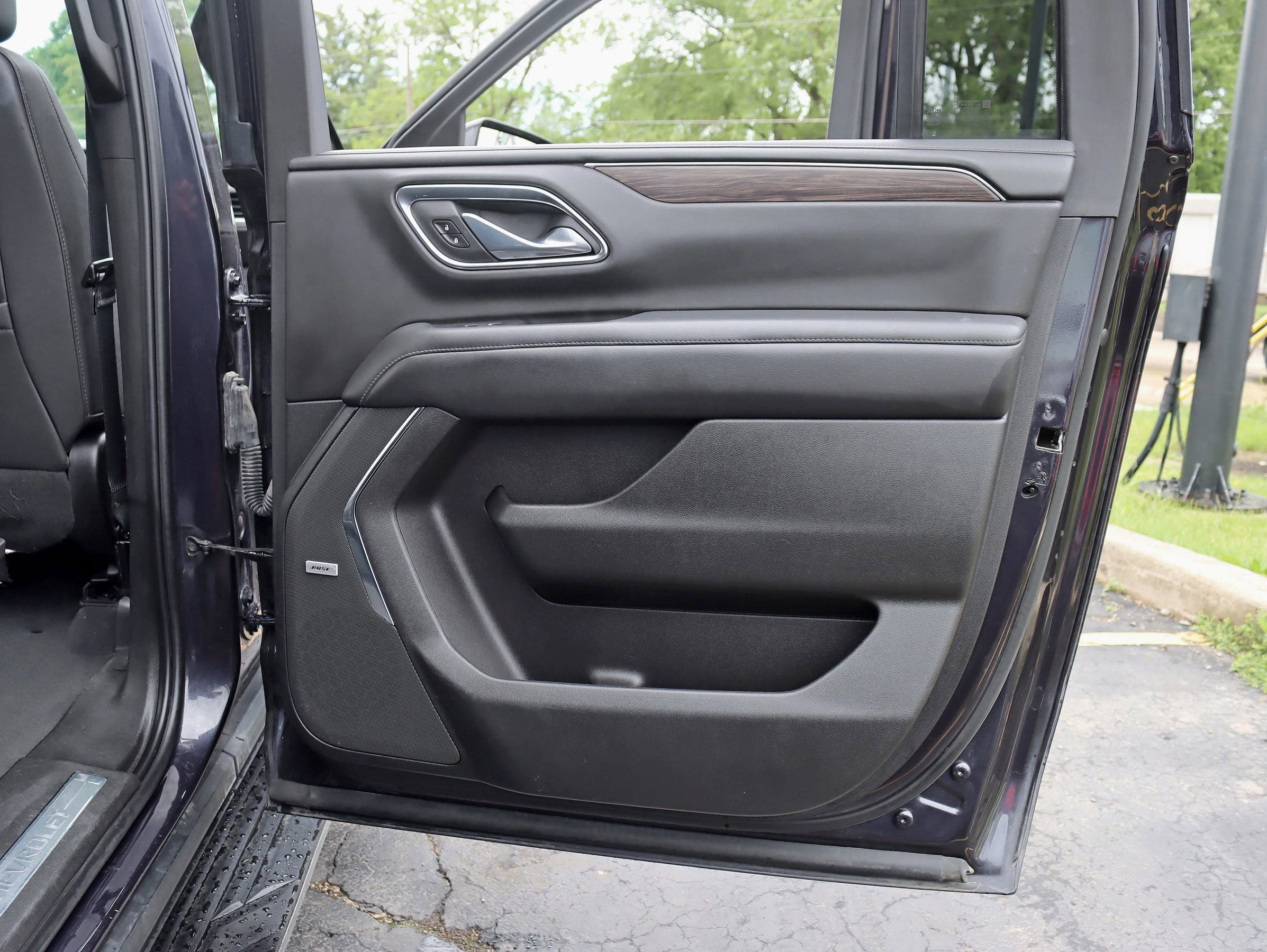 Used 2023 Chevrolet Suburban LT AWD/4WD image 36