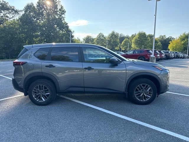 Used 2023 Nissan Rogue S AWD/4WD image 3