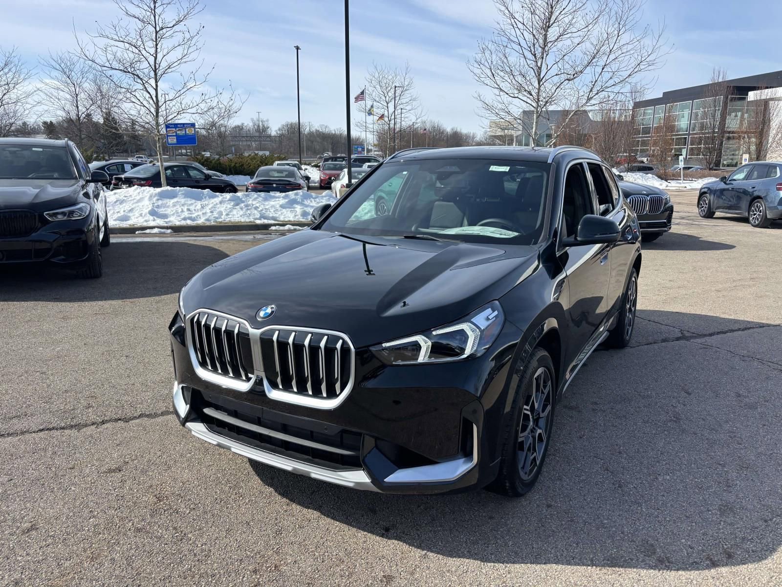 New 2026 BMW X1 xDrive28i w/ Technology Package AWD/4WD image 3