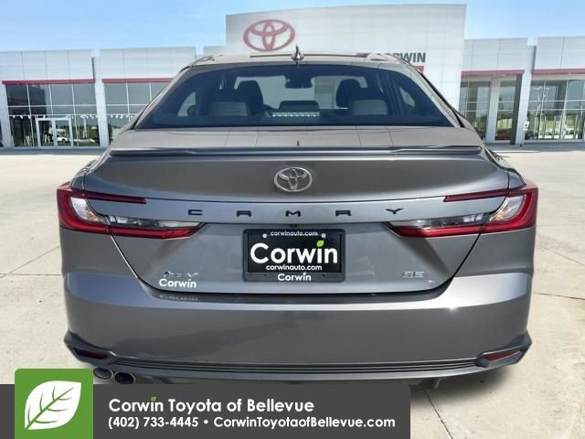 Used 2025 Toyota Camry SE image 4