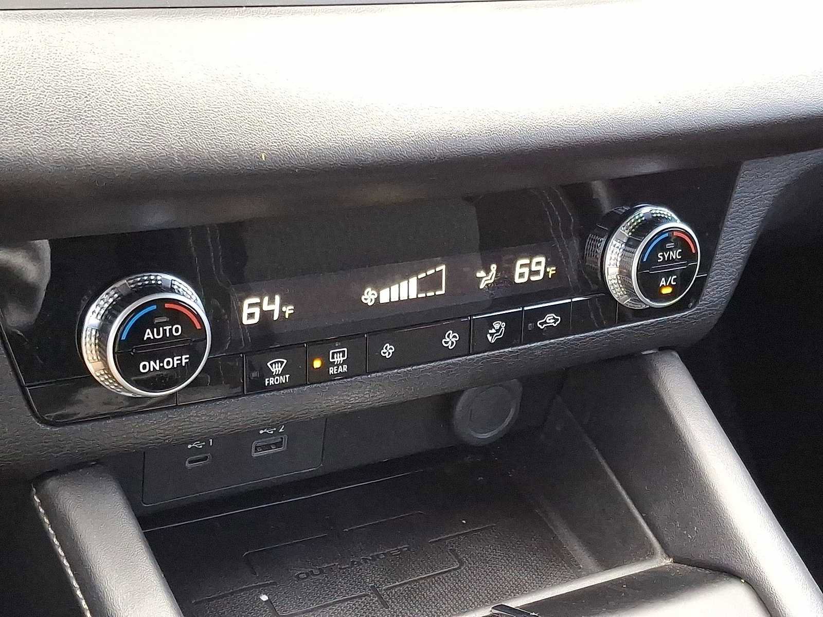 Used 2024 Mitsubishi Outlander ES image 23