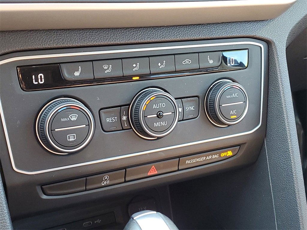 Used 2021 Volkswagen Atlas SE w/ Towing Package image 26