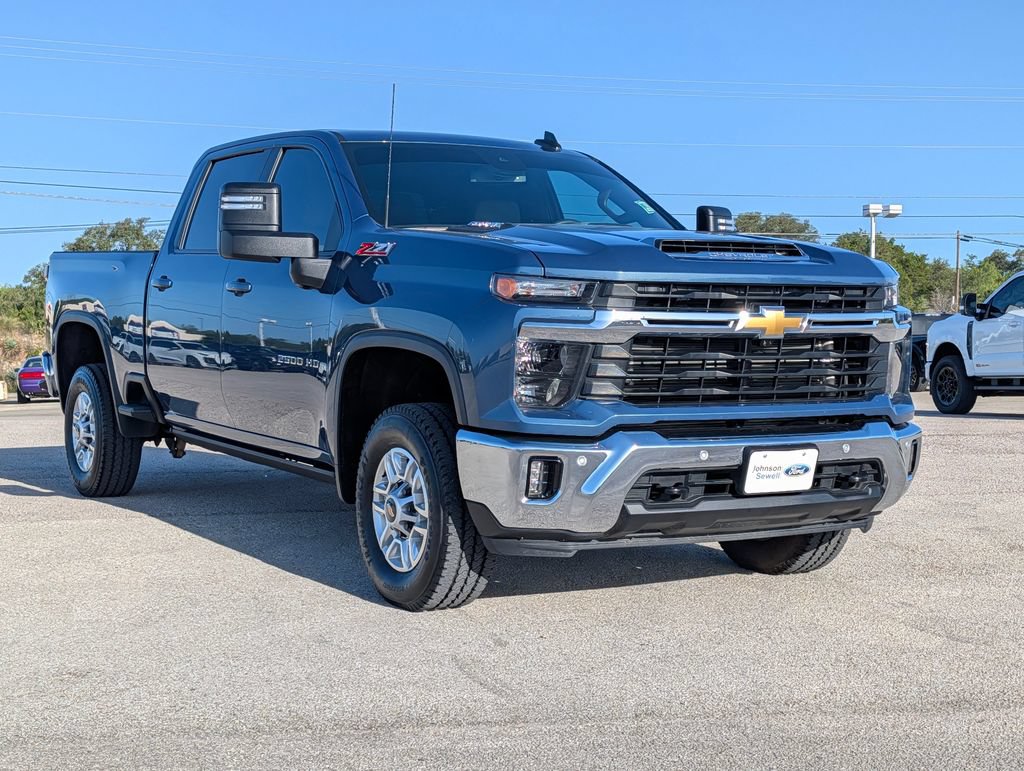Used 2026 Chevrolet Silverado 2500 LT w/ Safety Package AWD/4WD image 1
