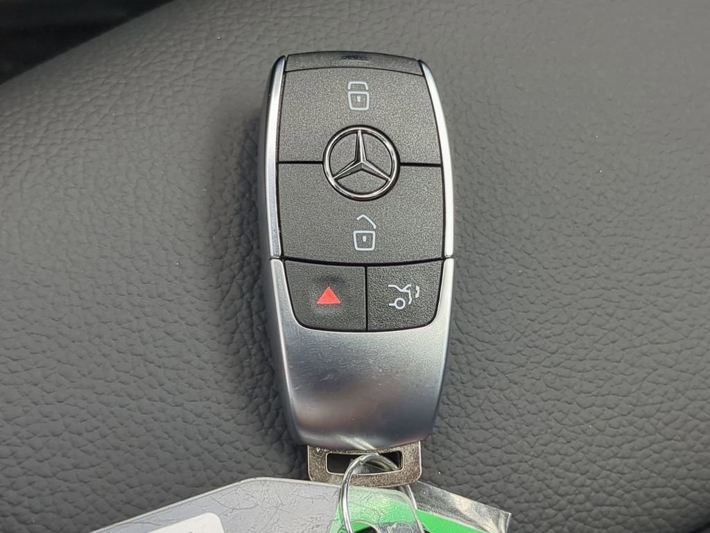 New 2025 Mercedes-Benz GLB 250 GLB 250 image 21