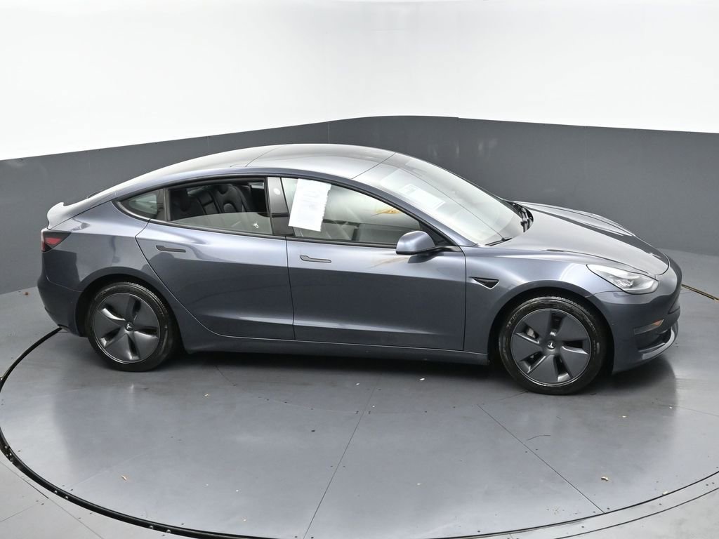 Used 2021 Tesla Model 3 Standard Range Plus image 3