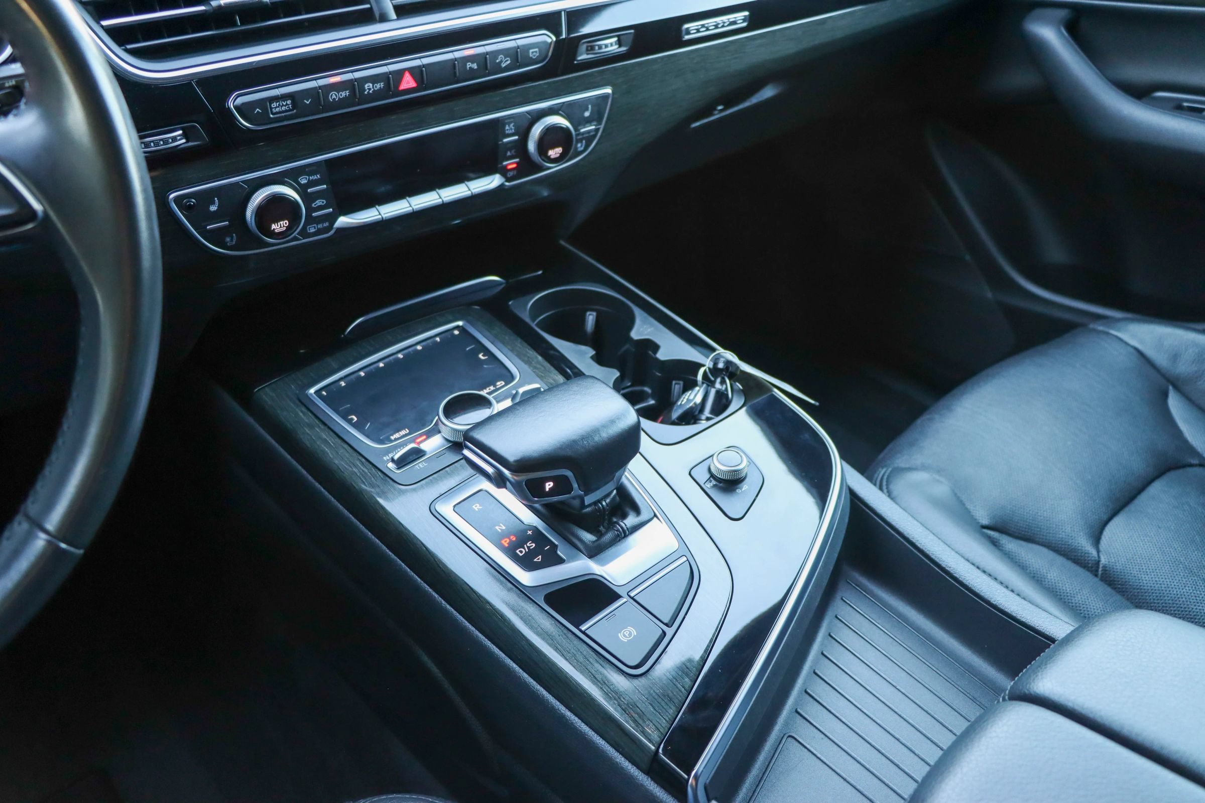 Used 2018 Audi Q7 3.0T Prestige w/ Prestige Package AWD/4WD image 45