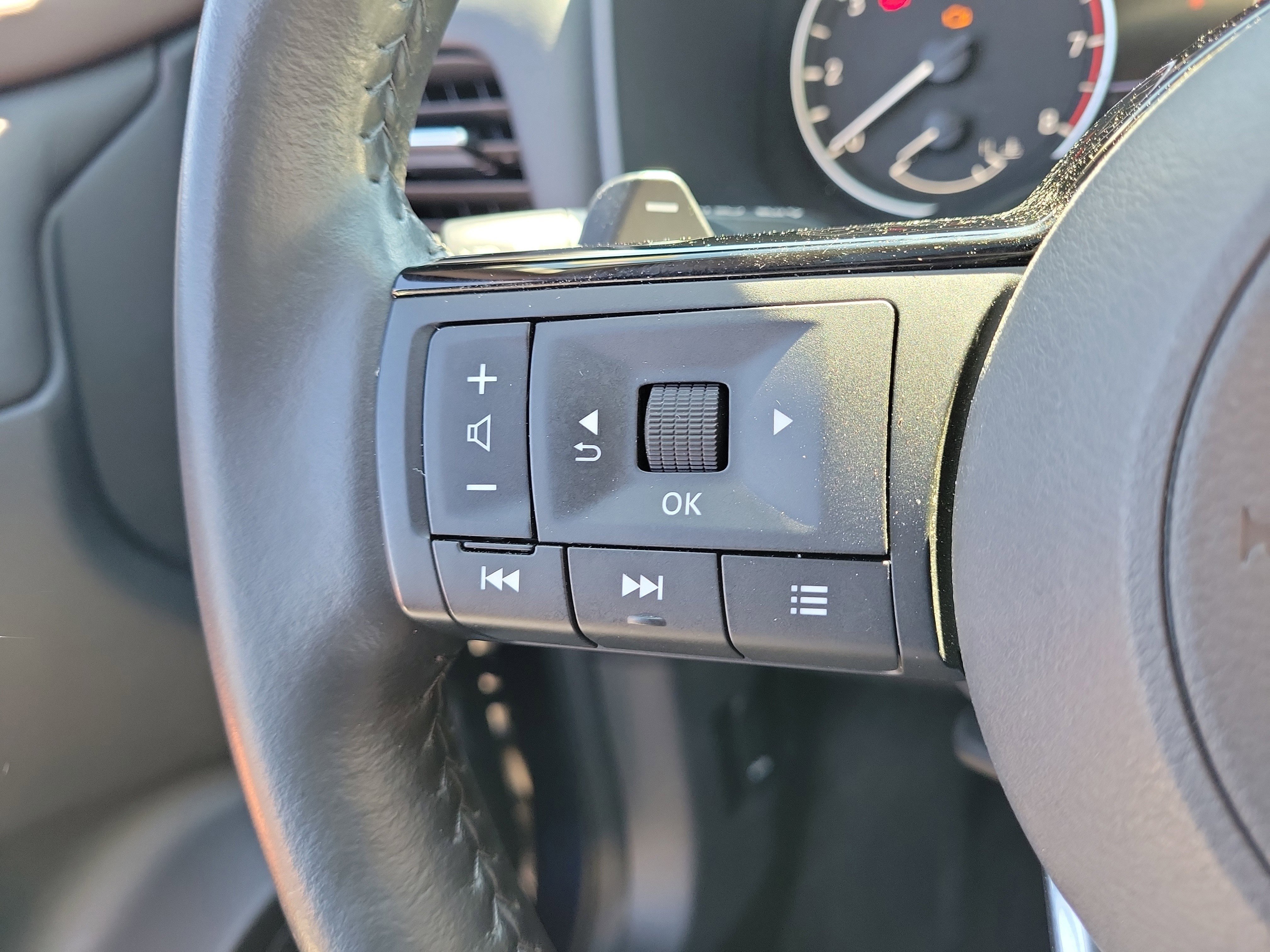 Certified 2023 Nissan Rogue SL w/ SL Premium Package image 21