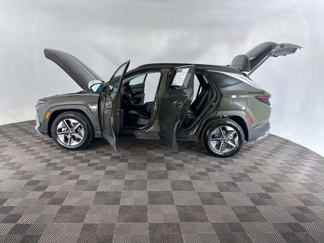 Used 2025 Hyundai Tucson SEL FWD image 11