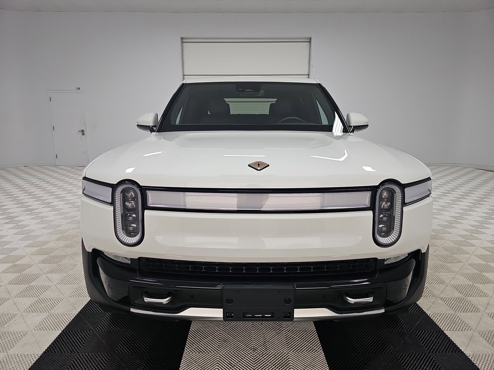 Used 2023 Rivian R1T Adventure image 8