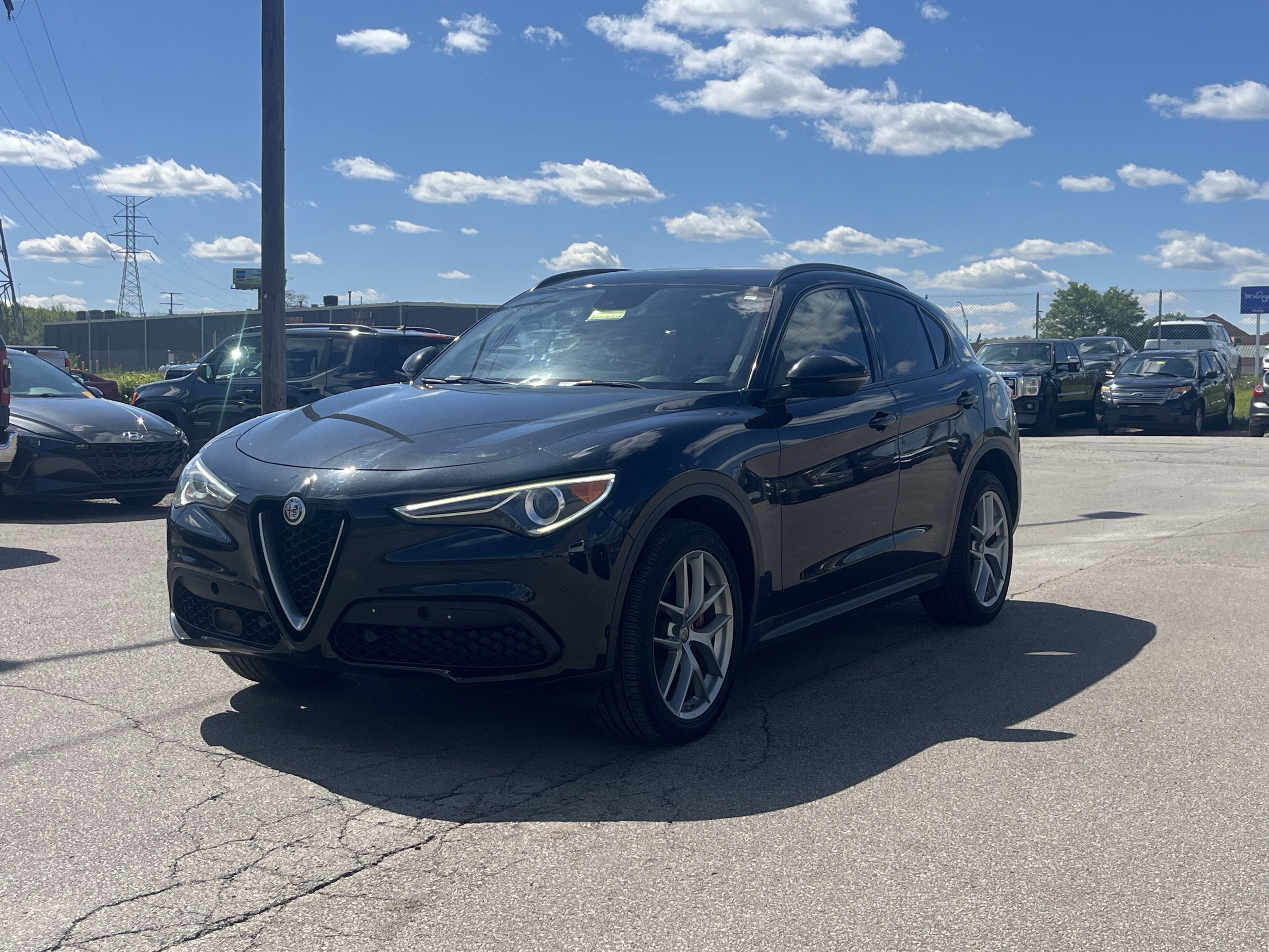 Used 2018 Alfa Romeo Stelvio Ti Sport AWD/4WD image 3