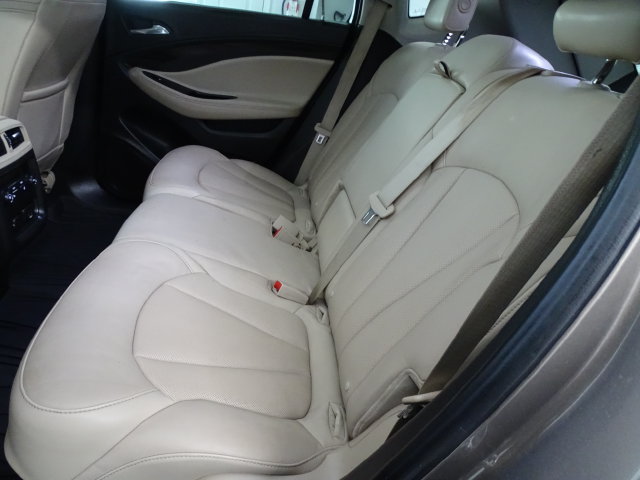 Certified 2019 Buick Envision Essence w/ LPO, Active Package AWD/4WD image 4