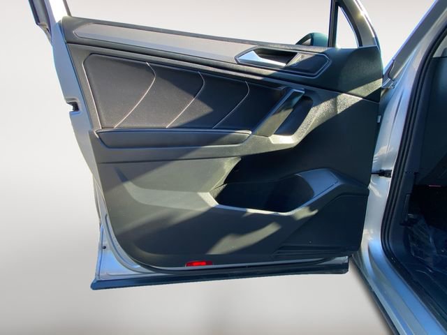 Used 2022 Volkswagen Tiguan SE image 18