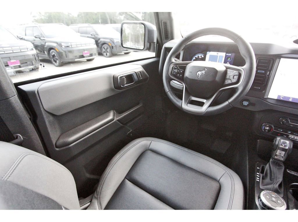 Used 2024 Ford Bronco Black Diamond image 11