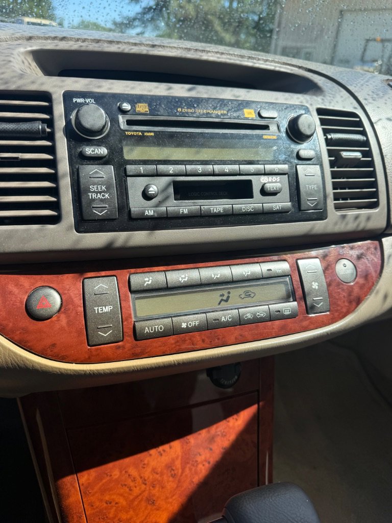 Used 2005 Toyota Camry XLE FWD image 11
