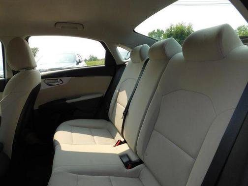 Used 2023 Kia Forte LXS w/ LXS Technology Package FWD image 12