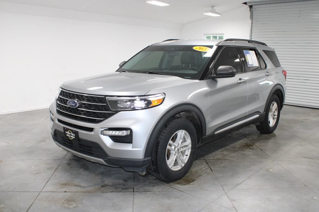 Used 2022 Ford Explorer XLT w/ Equipment Group 202A AWD/4WD image 4