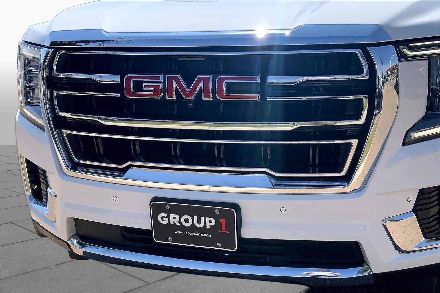 Used 2024 GMC Yukon XL SLT w/ SLT Luxury Package RWD image 30