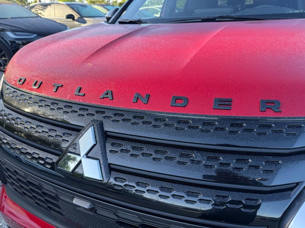 Used 2023 Mitsubishi Outlander SE image 6