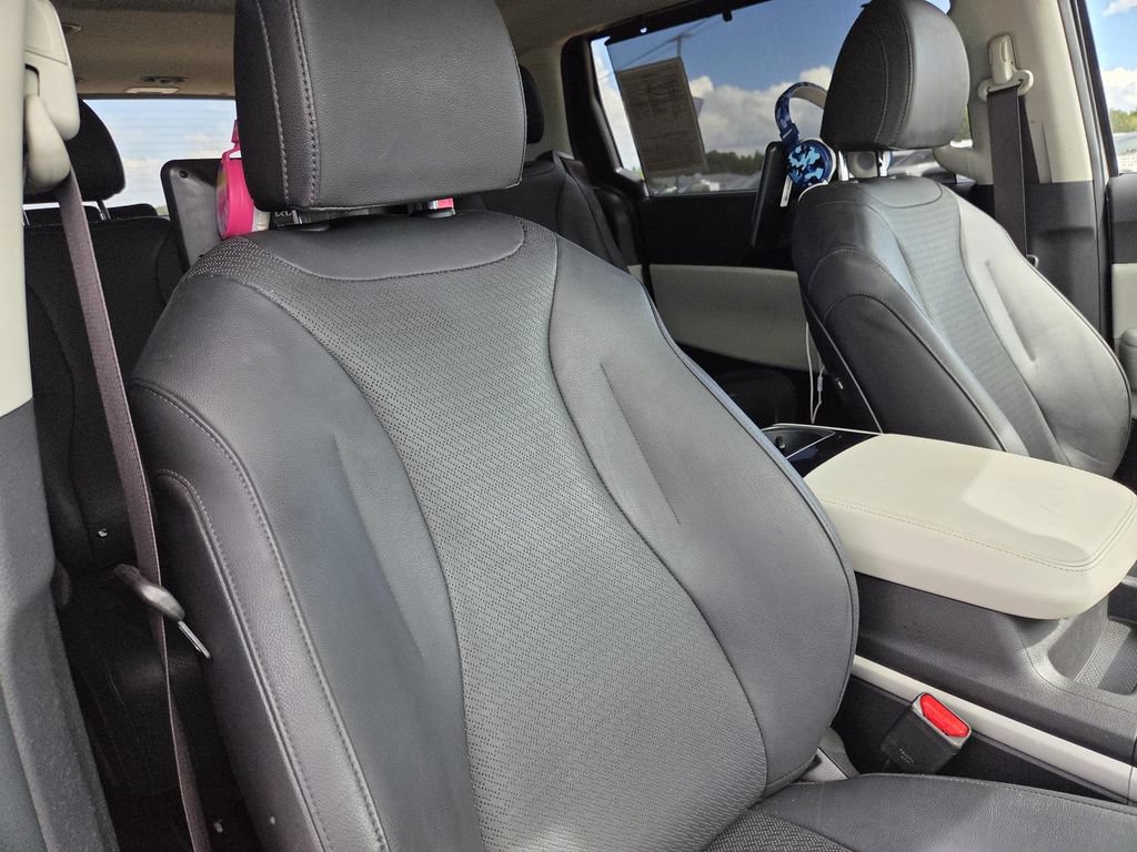 Used 2024 Kia Carnival SX Prestige FWD image 32