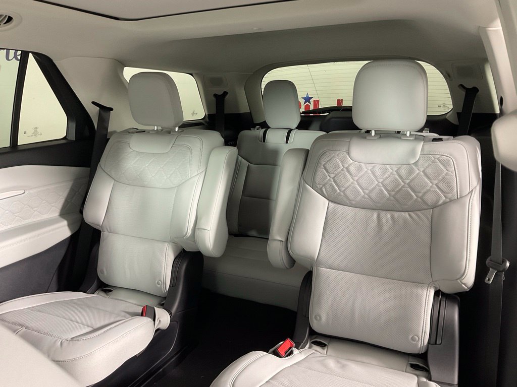 New 2026 Ford Explorer Platinum w/ LUX Leather Package AWD/4WD image 16