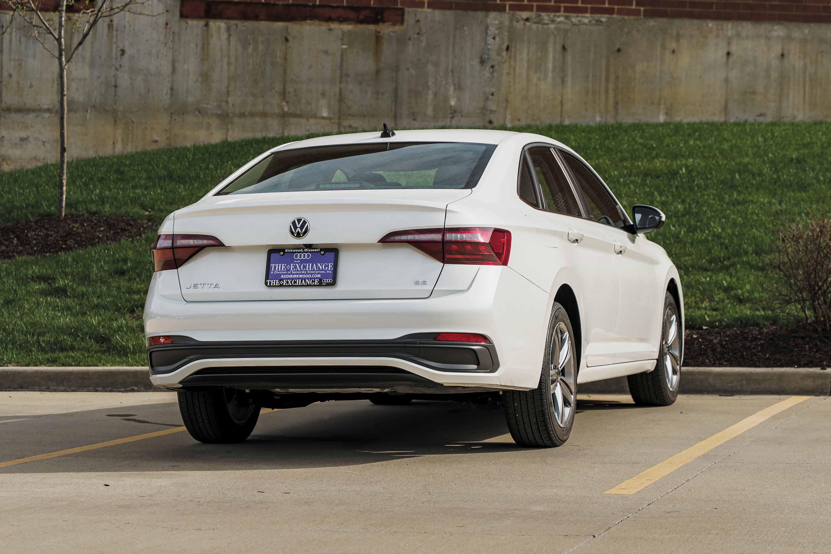 Used 2023 Volkswagen Jetta SE image 4