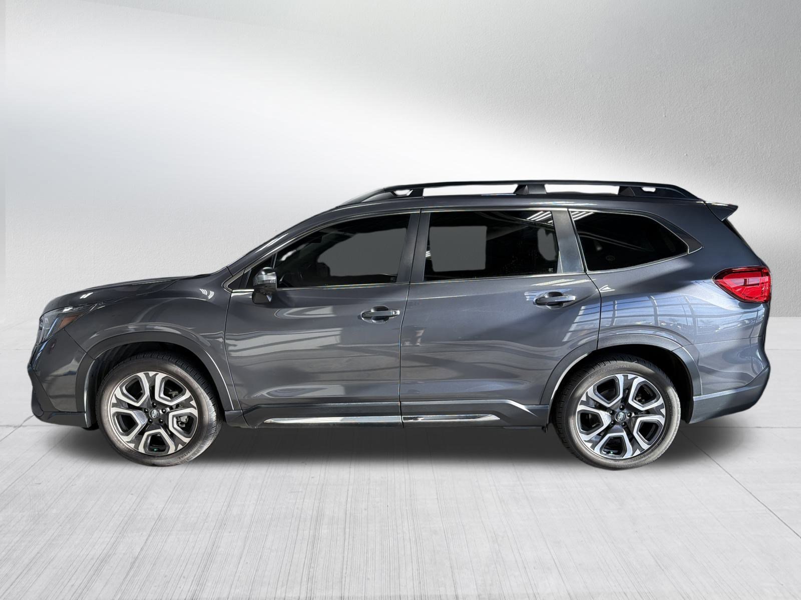 Used 2023 Subaru Ascent Limited w/ Technology Package image 4