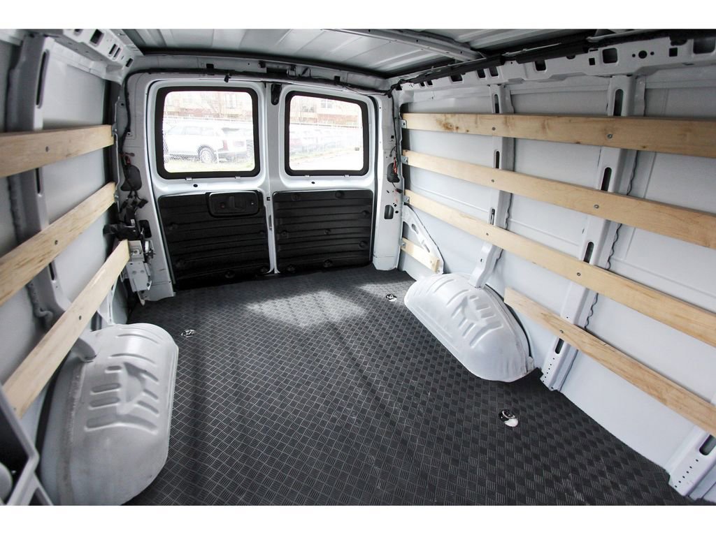 Used 2024 GMC Savana 2500 w/ Driver Convenience Package image 16