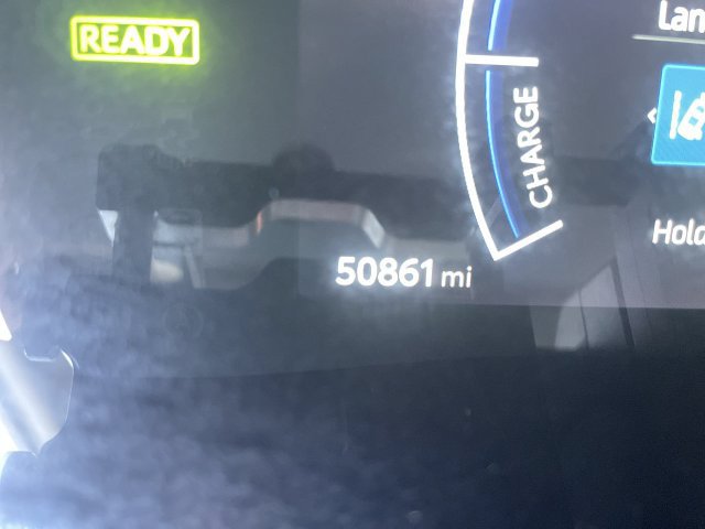 Used 2025 Toyota Camry SE FWD image 12