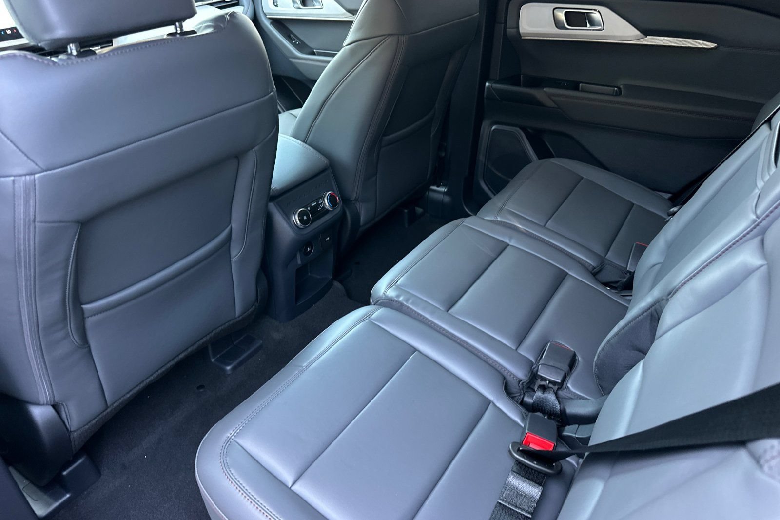 New 2026 Ford Explorer Active w/ Active Comfort Package RWD image 11