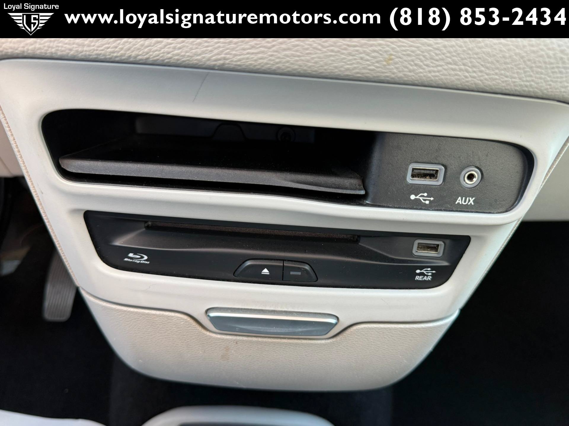 Used 2018 Chrysler Pacifica Limited w/ Advanced Safetytec Group FWD image 39