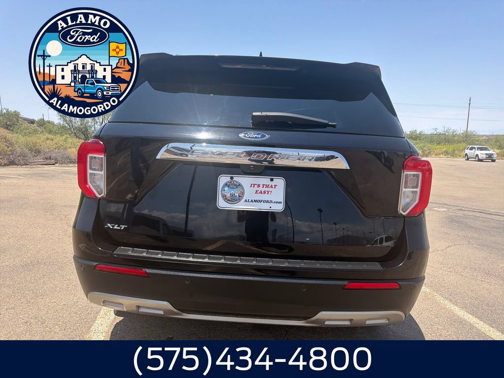 Used 2023 Ford Explorer XLT w/ Equipment Group 202A RWD image 4