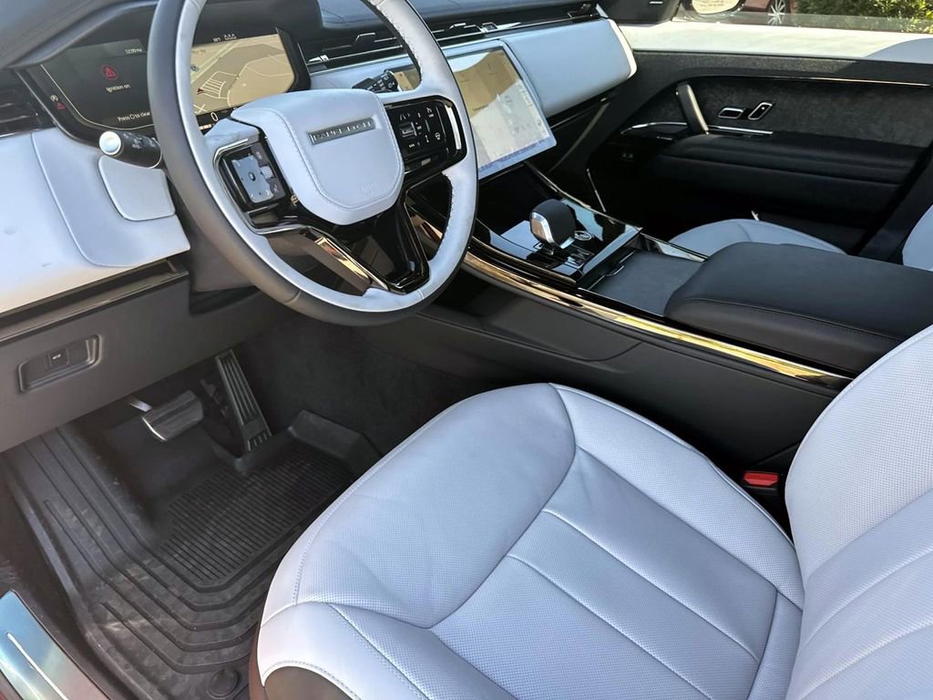 New 2025 Land Rover Range Rover Sport Dynamic SE image 31