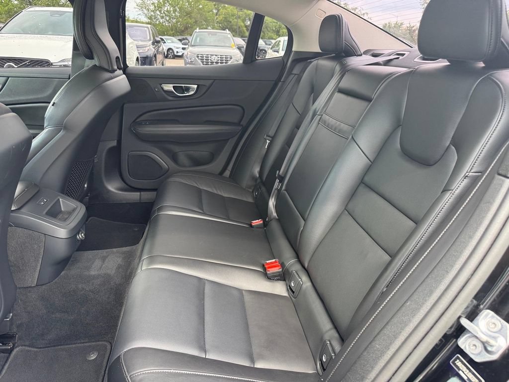 Used 2020 Volvo S60 T6 Momentum AWD/4WD image 8