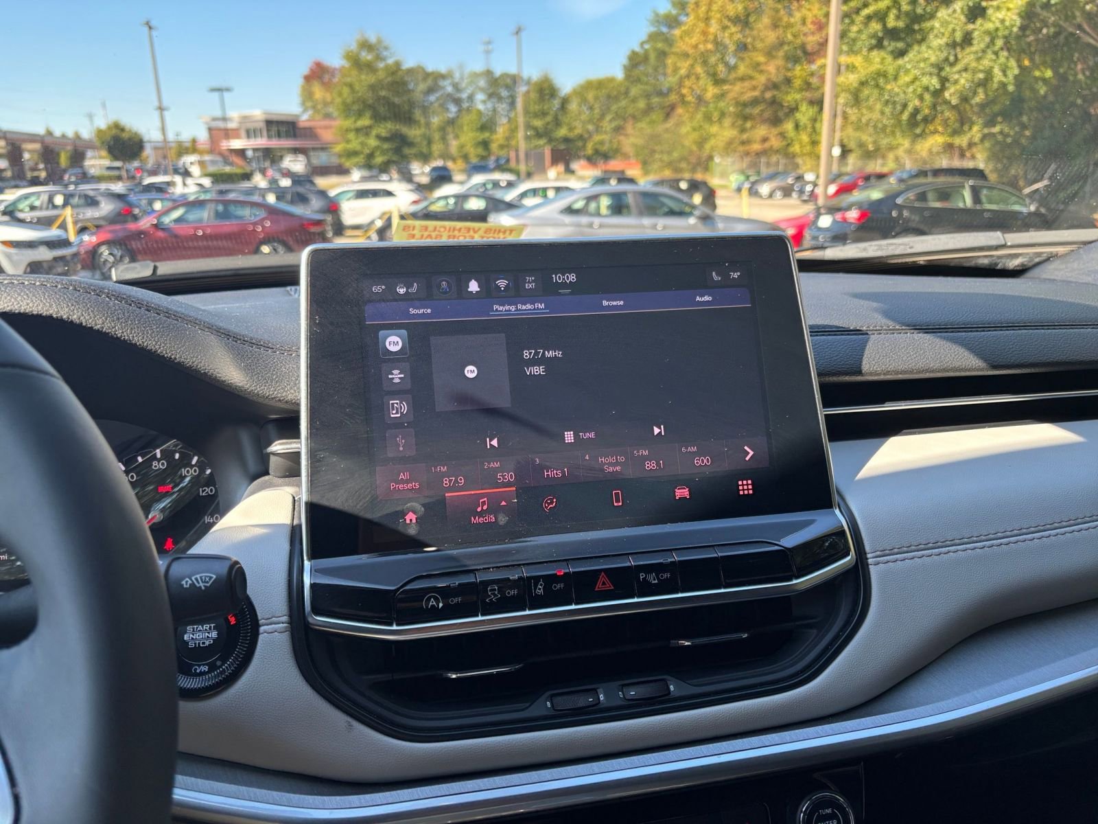 Used 2025 Jeep Compass Limited image 21