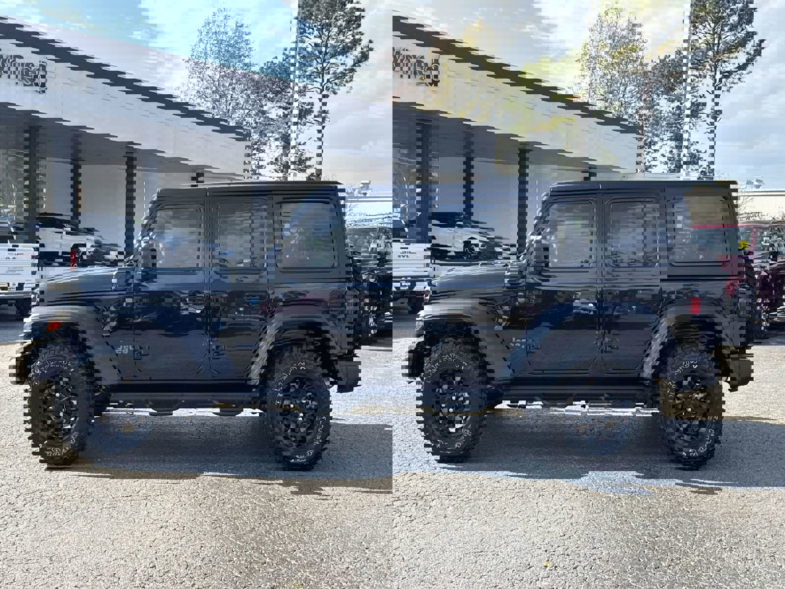 Used 2023 Jeep Wrangler Unlimited w/ 8.4" Radio Group image 7